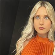 Neo laureata e supplente offre supporto all’apprendimento della lingua italiana (anche per stranieri) e della letteratura italiana